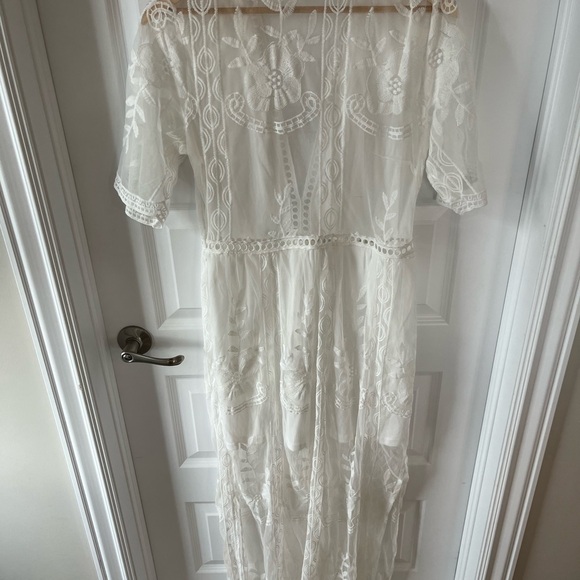 Long lace dress - Picture 1 of 2